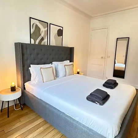 140m2 Vue Sur Tour Eiffel Paris