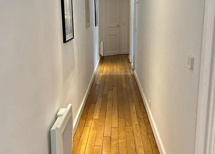 140m2 Vue Sur Tour Eiffel Apartment