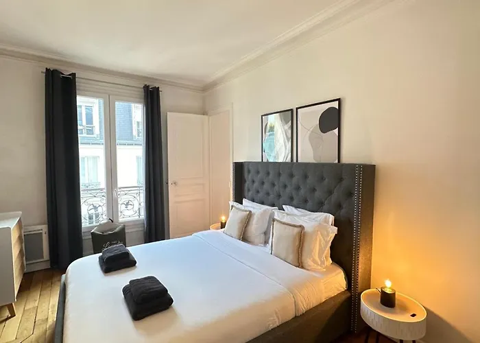 140m2 Vue Sur Tour Eiffel Apartment