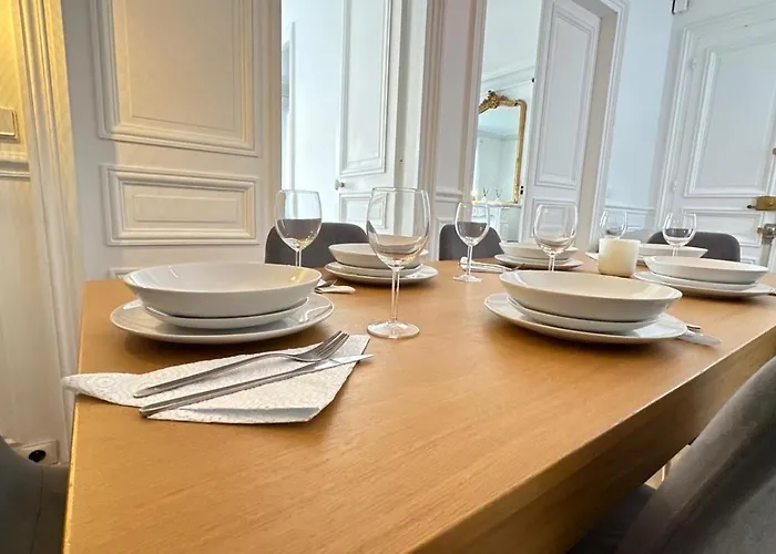 140m2 Vue Sur Tour Eiffel Paris