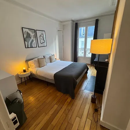 140m2 Vue Sur Tour Eiffel * Париж