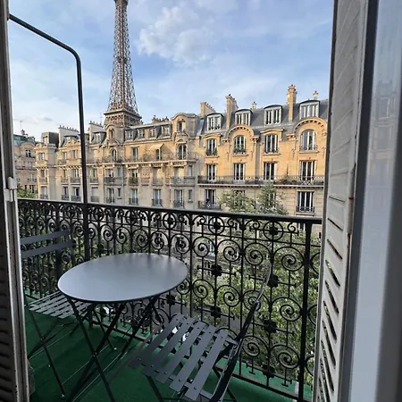 140m2 Vue Sur Tour Eiffel Апартаменты