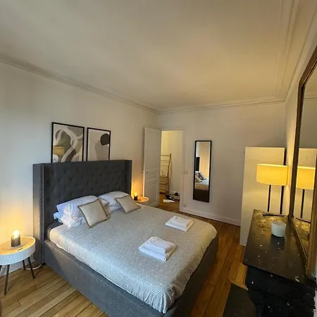 140m2 Vue Sur Tour Eiffel Париж