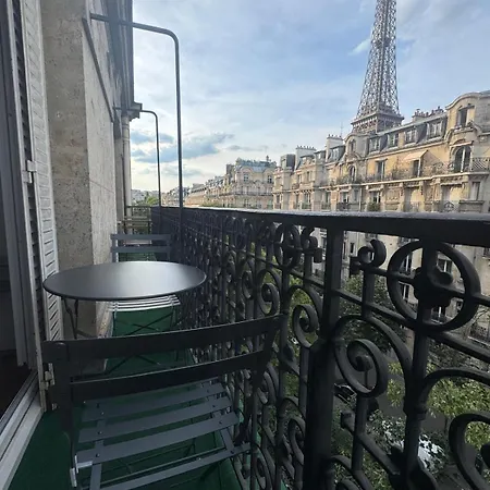 140m2 Vue Sur Tour Eiffel Апартаменты Париж