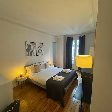 140m2 Vue Sur Tour Eiffel * Париж