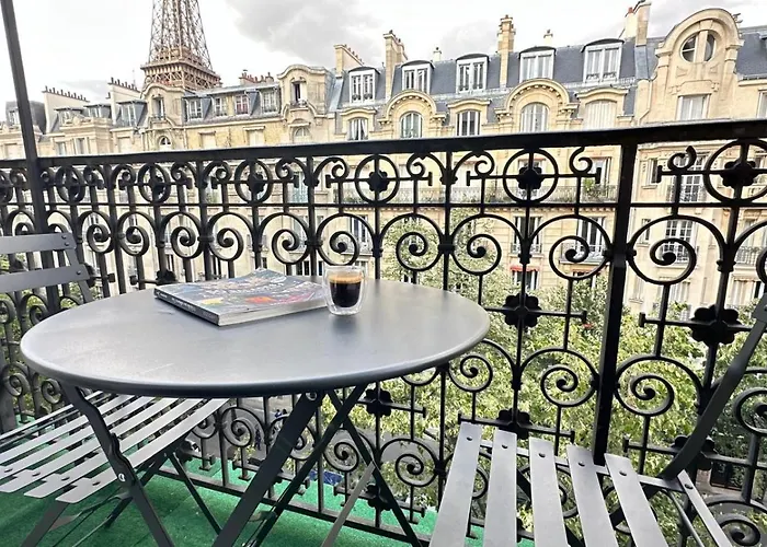 140m2 Vue Sur Tour Eiffel Daire